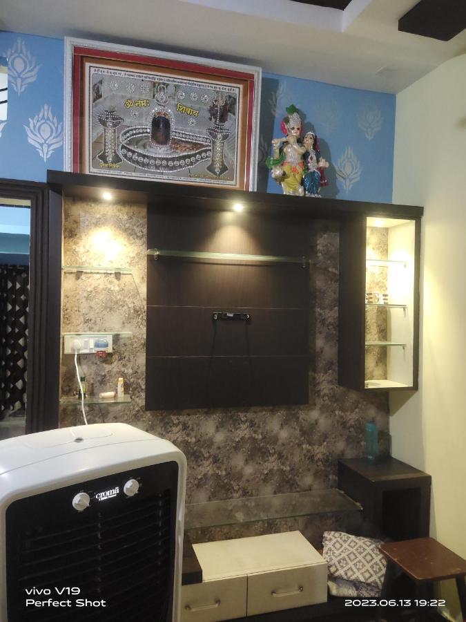 Yashu Guest House Уджайн Екстериор снимка
