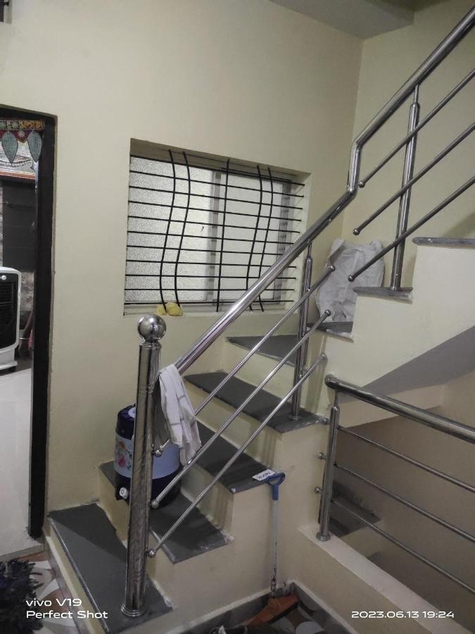 Yashu Guest House Уджайн Екстериор снимка